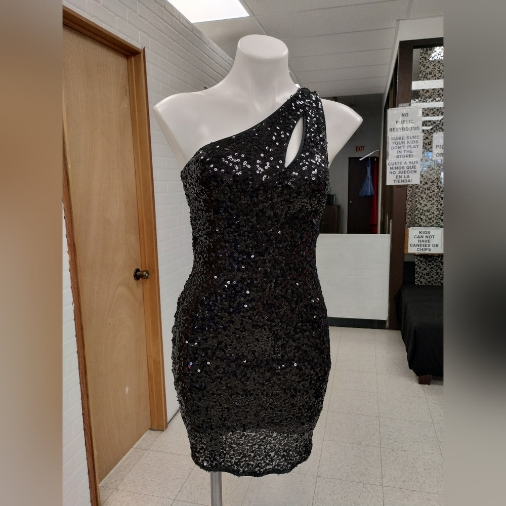 Glamorous One-Shoulder Black Sequin Dress